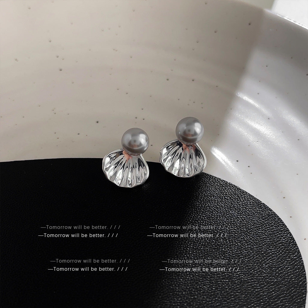 Light Luxury Shell Simple Temperament Pearl Earrings